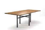 Tisch mit Baumkante Eiche in astfreier Qualität mit Metallrahmen Gestell.