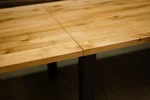 Echtholz Eiche Tisch verlängerbar mit charaktervollem Astanteil