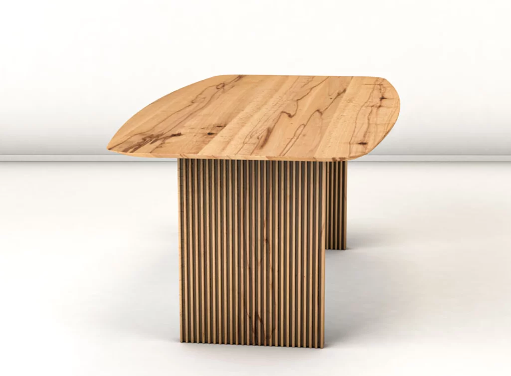 Esstisch Buche massiv mit einem lebhaften Astanteil