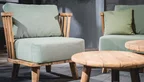 Lounge-Sessel DL1376 aus recyceltem Teakholz mit Outdoor-Polster und runden Teak-Beistelltischen
