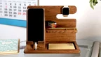 Schreibtisch-Organizer aus massiver Esche mit Smartphone-Fach und Ablagen für Stifte und Notizen