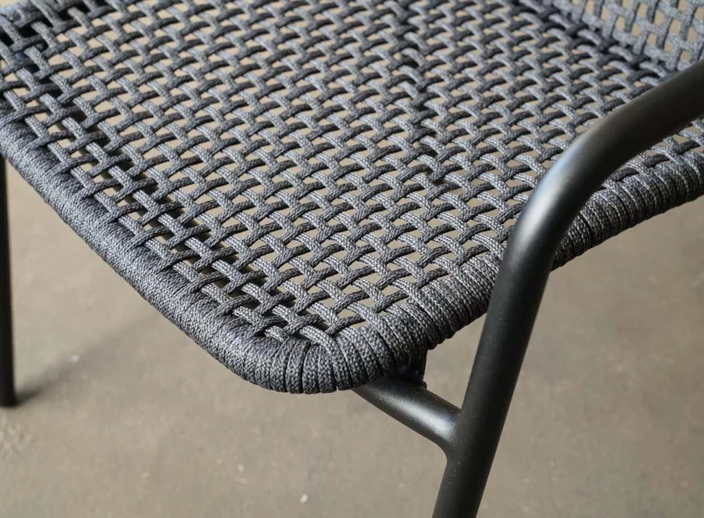 Detailansicht Gartenstuhl stapelbar aus Alu