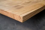 Detailansicht Tischplatte outdoor aus Accoya Holz gefertigt