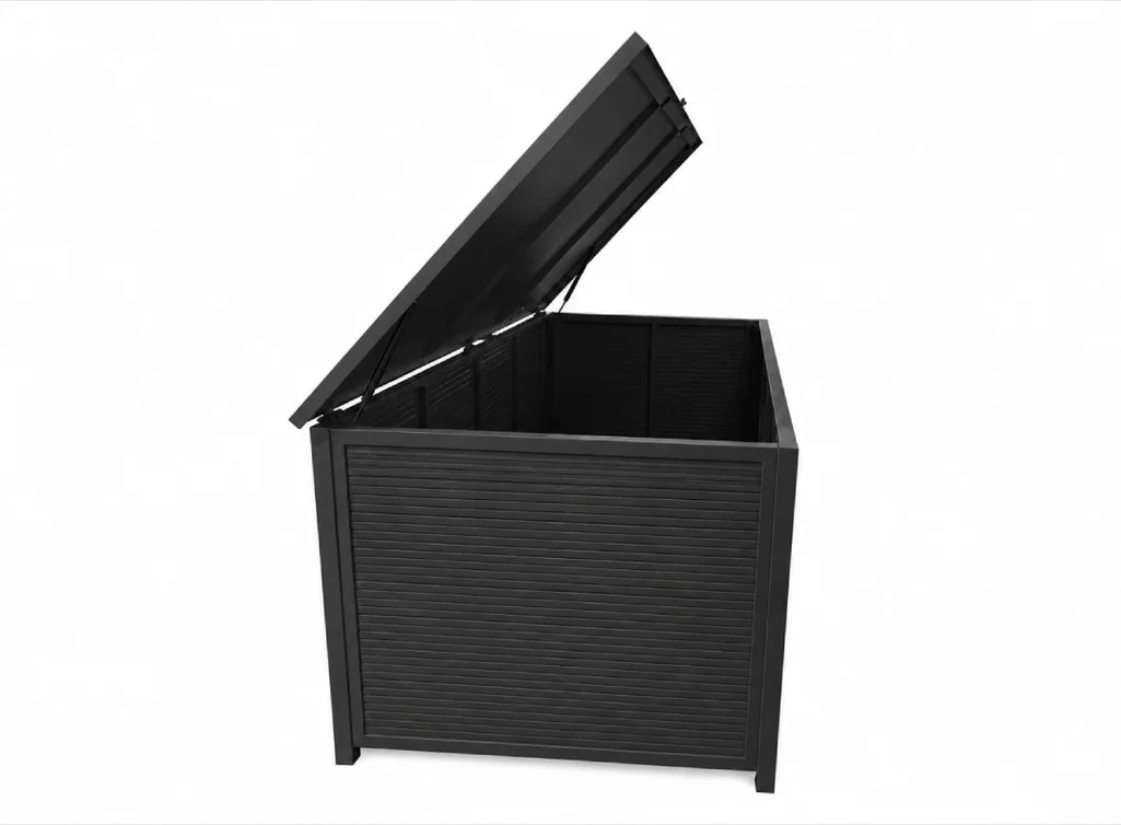 Große Outdoor Kissenbox aus Aluminium mit geöffnetem Deckel und viel Stauraum