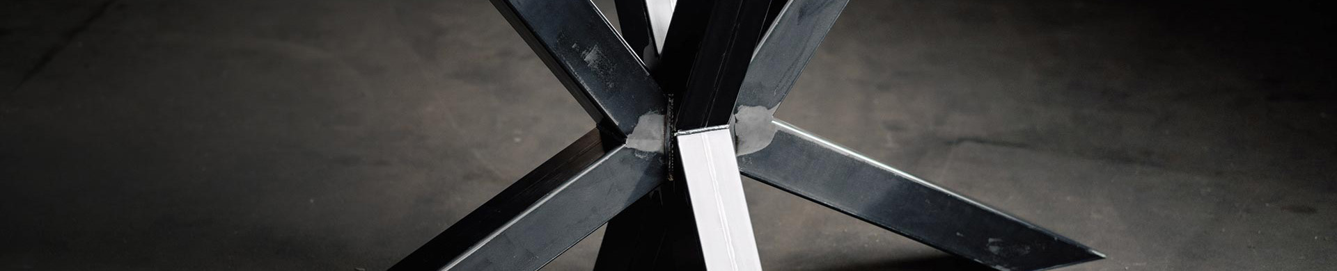 Kreuz Tischgestelle nach Maß aus Metall und Holz Kreuz Tischgestelle nach Maß aus Metall und Holz