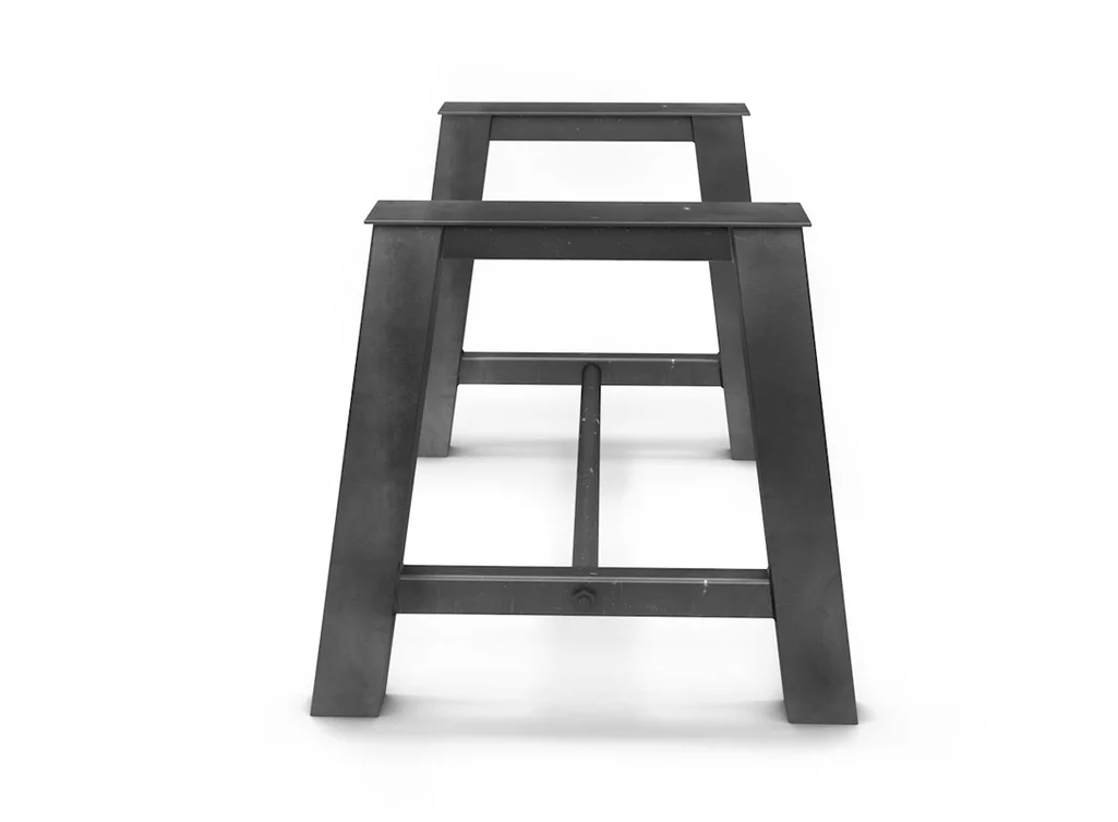 Stahl Tischgestell auf Maß selbstragend und ganz im Industrial Look