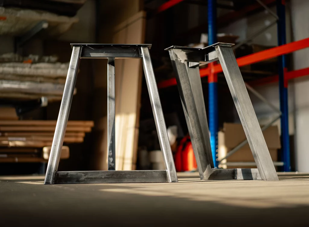 Stabiles Metall Untergestell IBK1800 in verschiedenen Oberflächen erhältlich