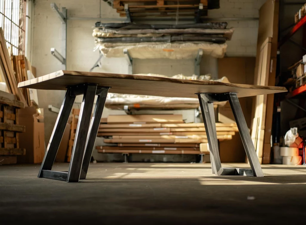 Beispielbild Tischuntergestell IBK1800 mit Tischplatte