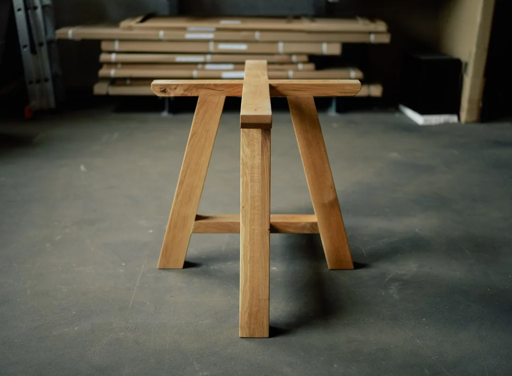 Massivholz Tischgestell im Landhausstil auf Maß gefertigt