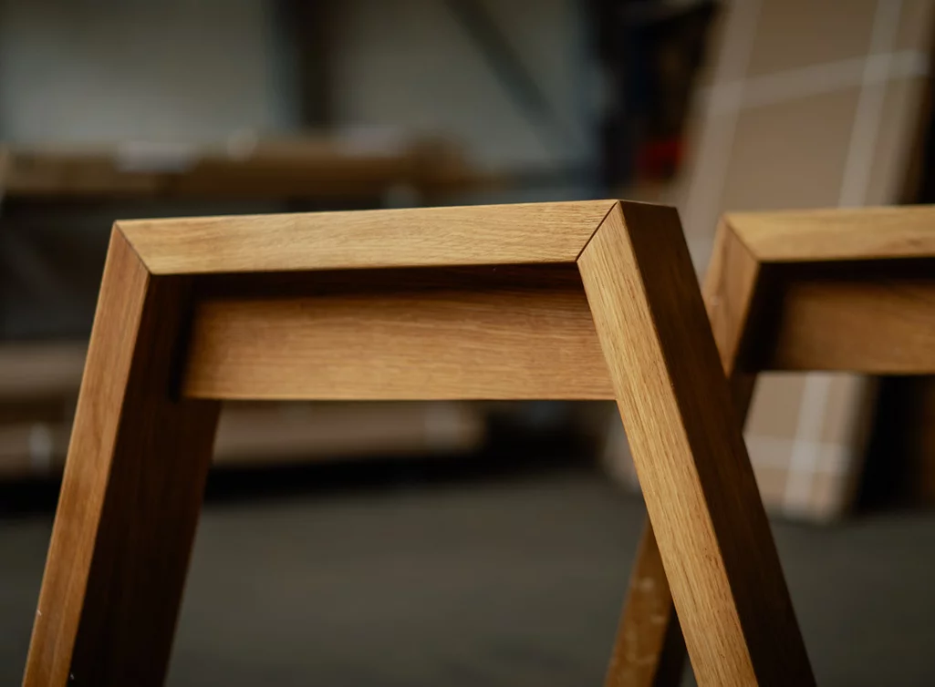 Massivholz Tischbeine nach Maß mit einfacher Montage.