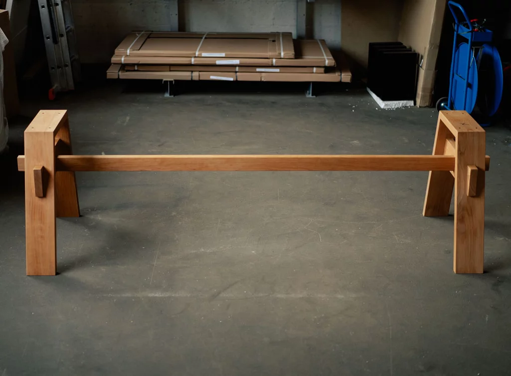 Selbsttragendes Holzgestell auf Maß aus Buche in vollmassiver Ausführung