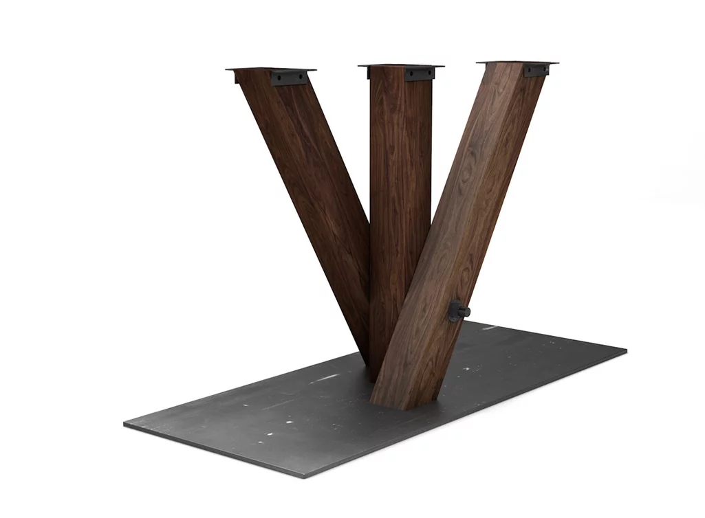 Esstisch Mittelfuß aus Nussbaum auf Maß mit einer Stahl Bodenplatte gefertigt