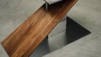 VIR5C Tischuntergestell für Tischplatten aus Nussbaum in verschiedenen Oberflächen