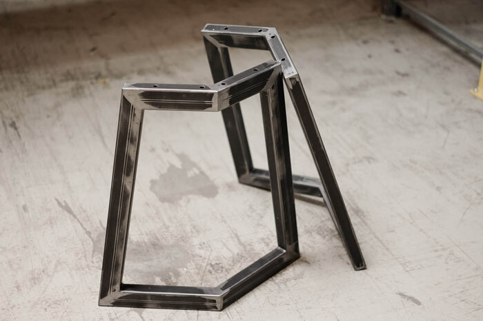 Tischkufen aus Stahl individuell nach deinen Maßen gefertigt