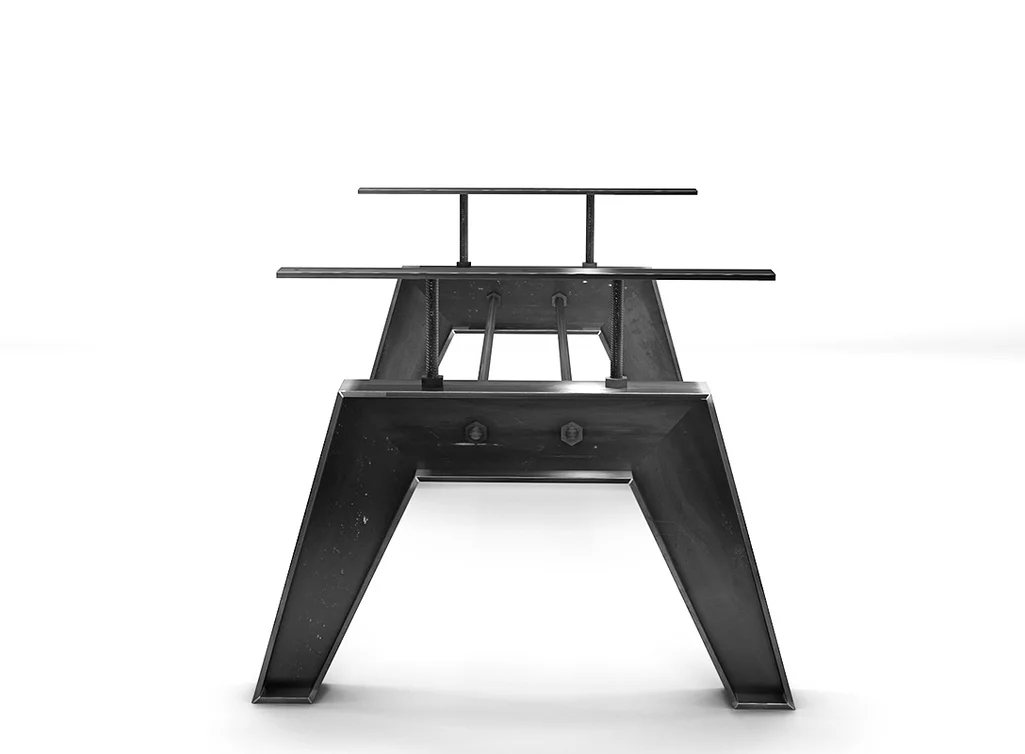 Tischgestell nach Maß aus purem Stahl gefertigt. Tischgestell nach Maß aus purem Stahl gefertigt.
