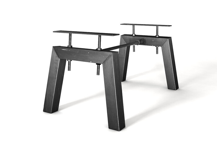 Tischgestell Stahl nach Maß im Industriedesign mit Mittelstrebe gefertigt.