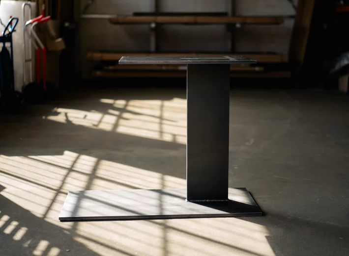 Stahl Mittelfuß Tischgestell aus rohem Stahl mit versetztem Mittelteil