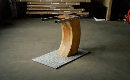 Eiche Blankstahl Mittelfuß aus massiven Materialien Eiche Blankstahl Mittelfuß aus massiven Materialien