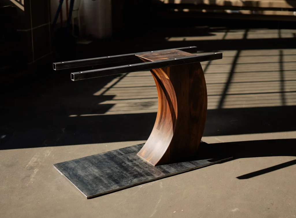 Tischfuß Holz massiv aus Nussbaum nach deinem Maß