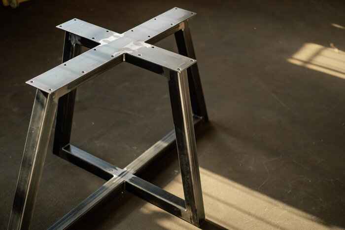 Stahl Mittelfuß Tischgestell in 6x6cm Vierkantrohr Profil