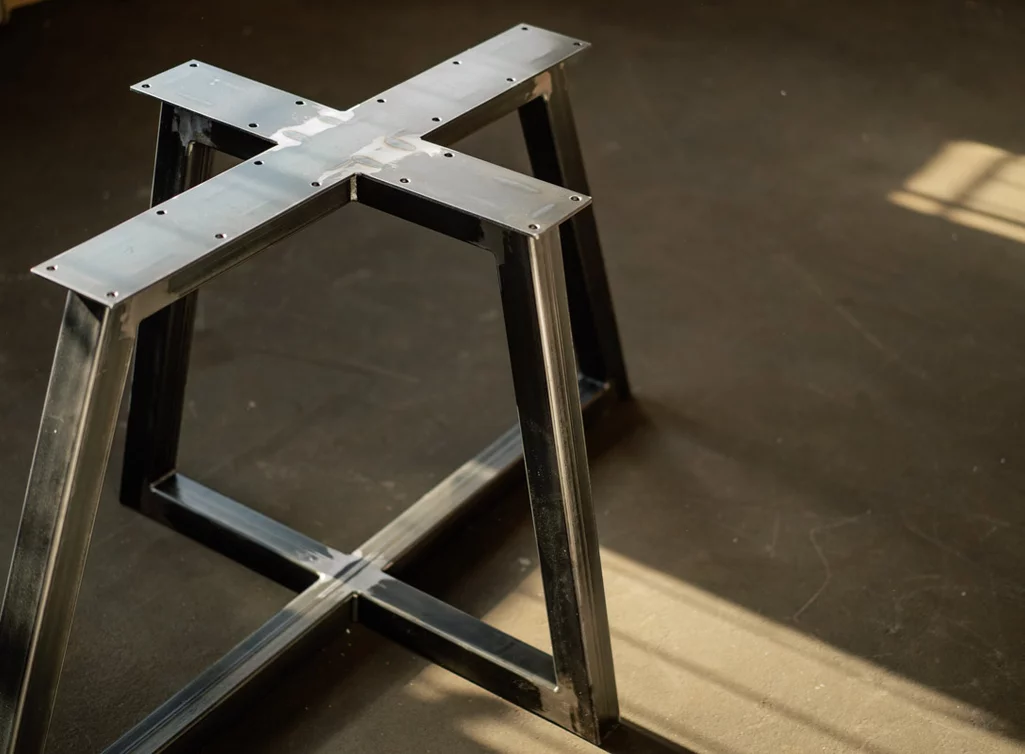 Stahl Mittelfuß Tischgestell in 6x6cm Vierkantrohr Profil