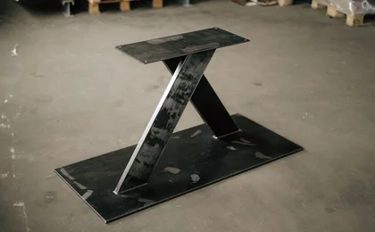 Massives Tischgestell aus Metall nach Deinen Maßen gefertigt - Modell MT96 Massives Tischgestell aus Metall nach Deinen Maßen gefertigt - Modell MT96