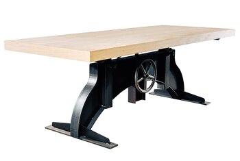Höhenverstellbares Tischgestell aus massivem Stahl nach deinem Maß gefertigt.