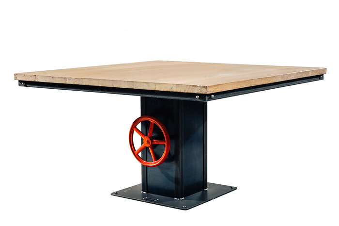 Tischgestell Industrial aus Stahl höhenverstellbar nach deinen Maßen gefertigt.