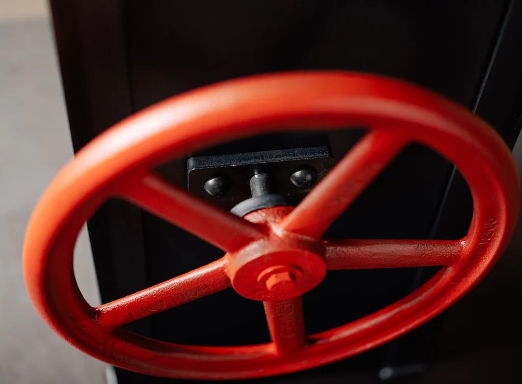 Tischgestell höhenverstellbar mit rot lackiertem Handrad zum verstellen der Höhe