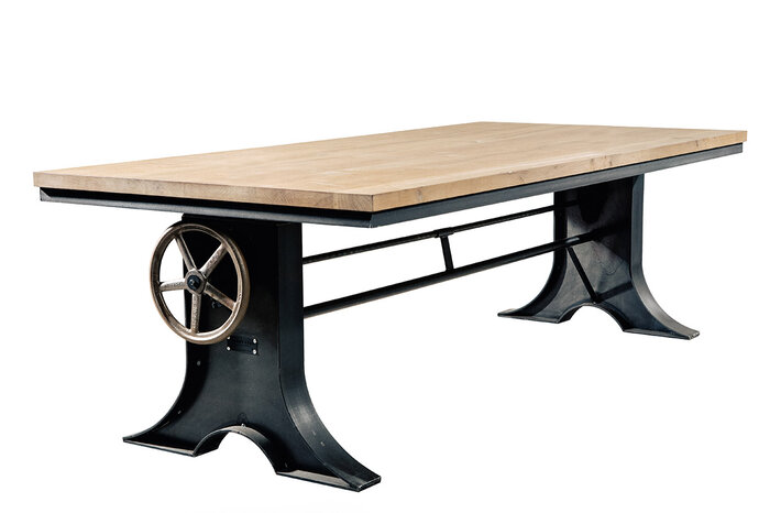 Höhenverstellbares Tischgestell aus purem Stahl nach deinen Maßen produziert.