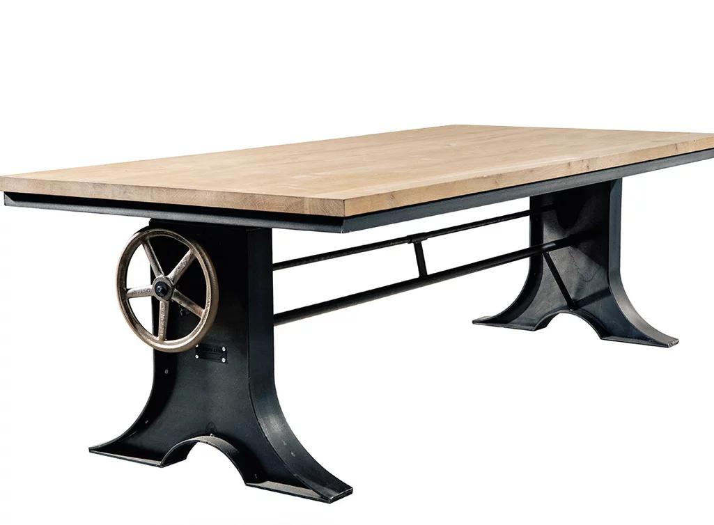 Höhenverstellbares Tischgestell aus purem Stahl nach deinen Maßen produziert.