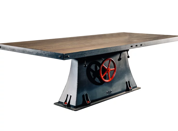 Tischgestell höhenverstellbar aus massivem Rohstahl auf Maß gefertigt.