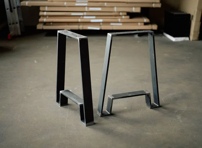 Massive Stahl Tisch-Kufen in einem modernen Design - VSB01