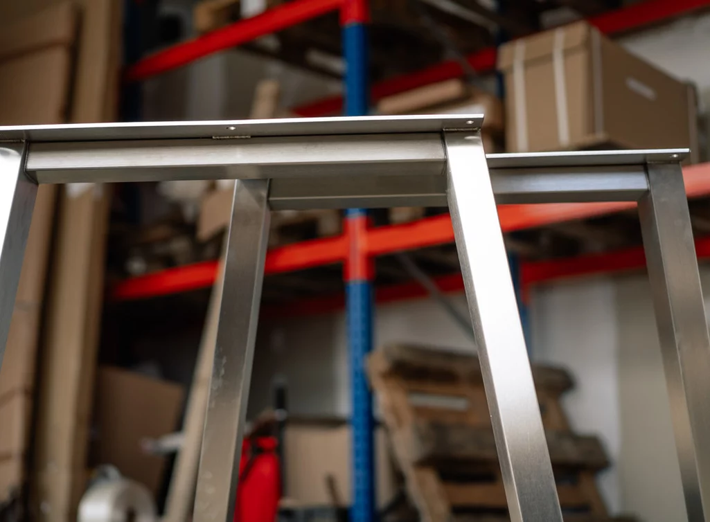 Edelstahl Tischkufen mit Montageplatte für Massivholz Tischplatte Edelstahl Tischkufen mit Montageplatte für Massivholz Tischplatte