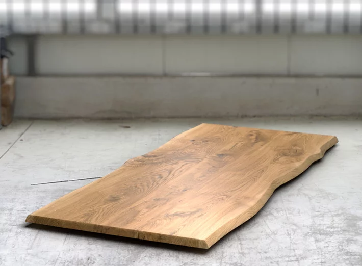 Tischplatte Eiche 4cm massiv mit Baumkanten nach Maß gefertigt
