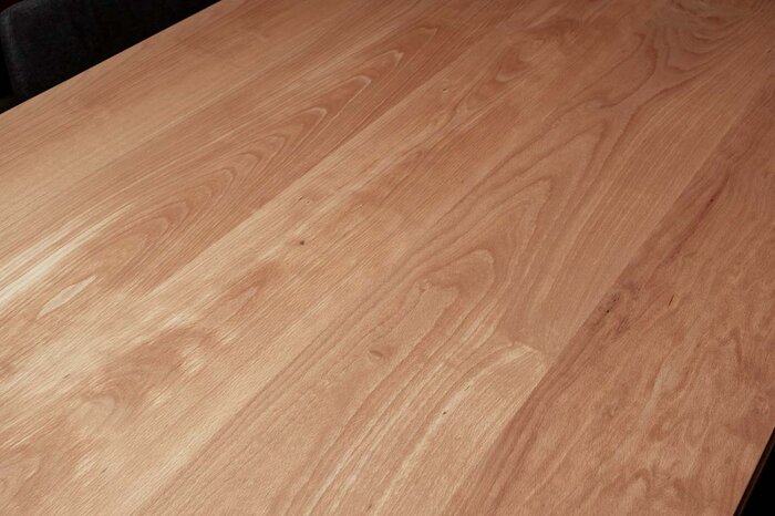 Massivholztischplatte aus Buchenholz weitgehend astfrei