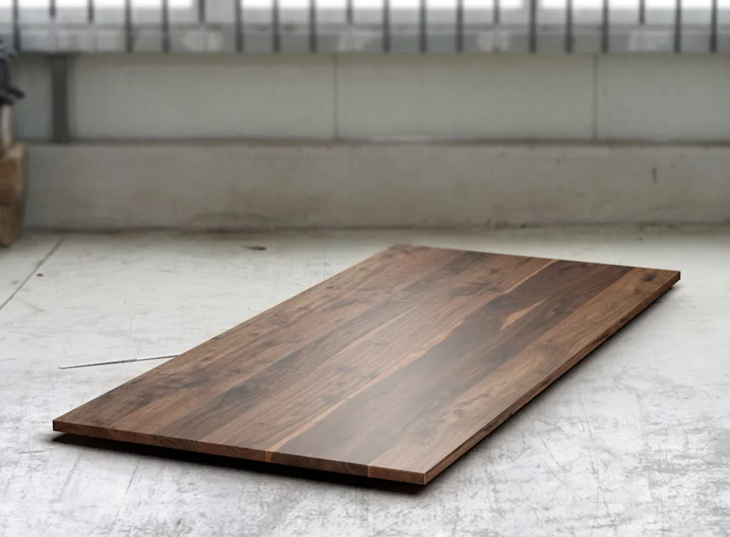 Holzplatte nach Maß massiver Nussbaum in 2cm mit Astanteil