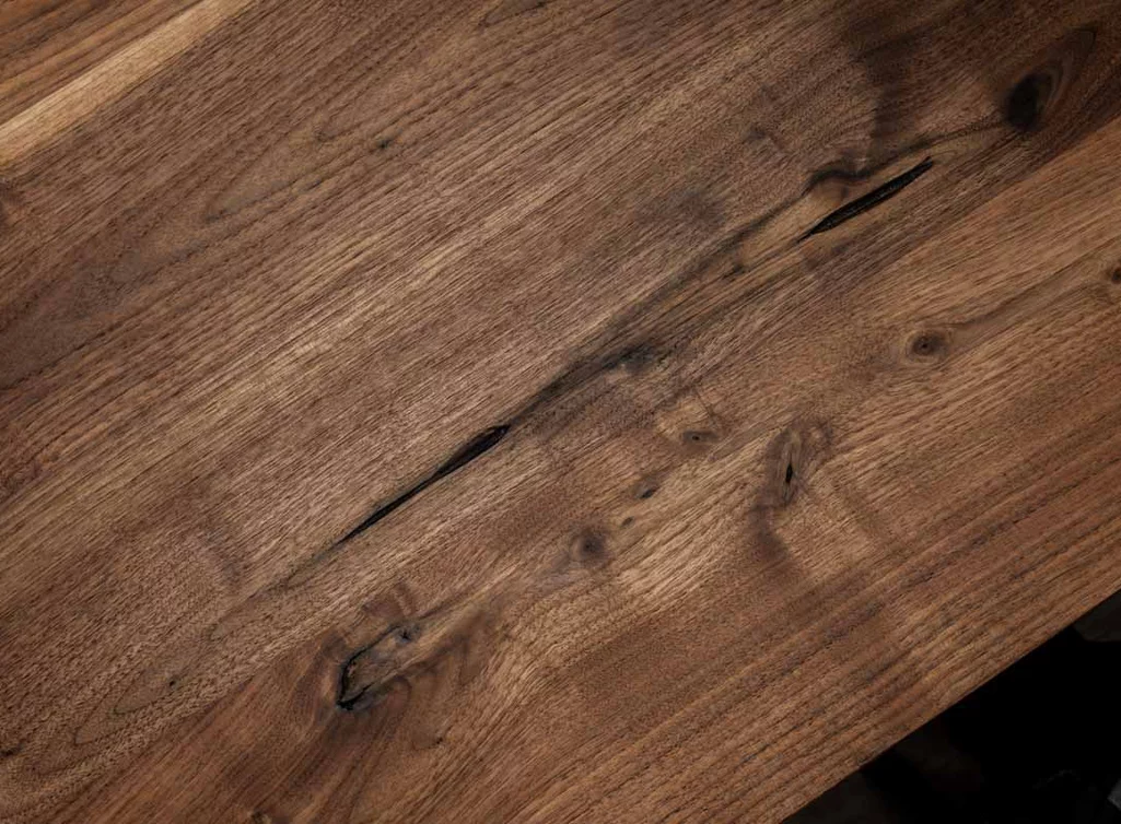 Holzplatte nach Maß aus Massivholz Nussbaum Detailansicht