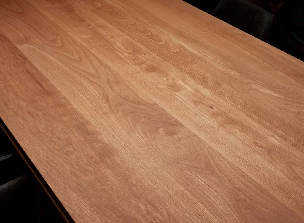 Tischplatte aus Buche aufgedoppelt Detailansicht der Oberfläche