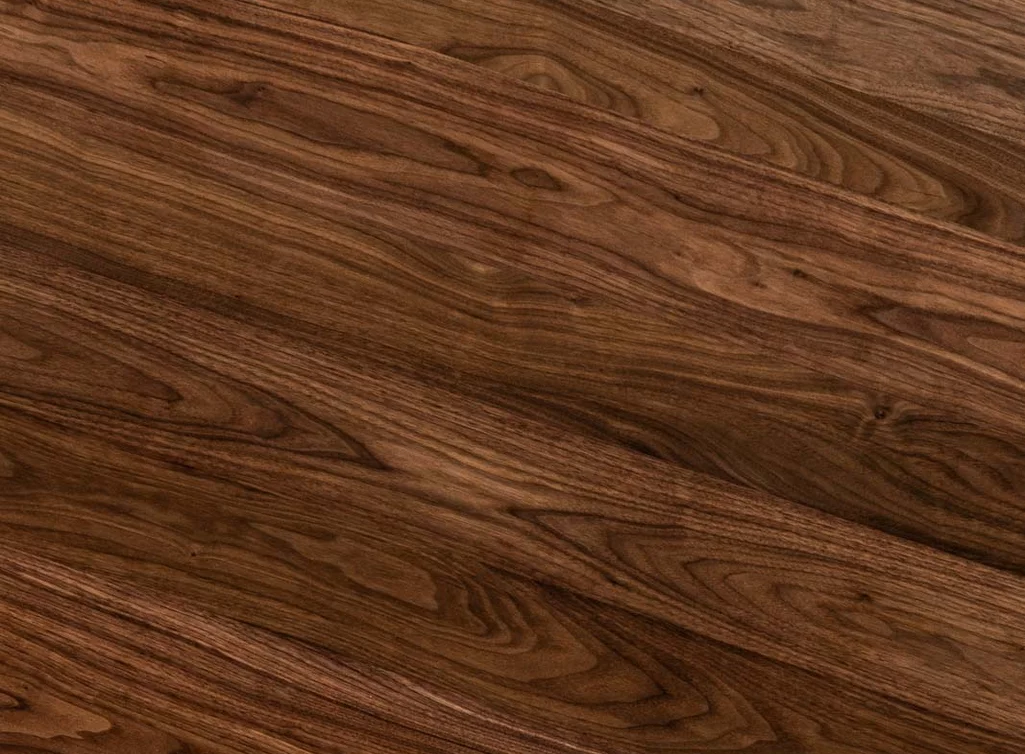 Vollholz Tischplatte aus Nussbaum in astfreier Qualität Vollholz Tischplatte aus Nussbaum in astfreier Qualität