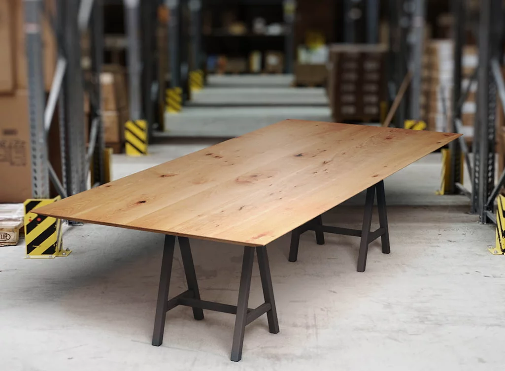 Massive Echtholzplatte mit Schweizer Kante nach deinem Maß gefertigt