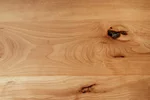 Massivholzplatte Buchenholz mit charaktervollem Astanteil gefertigt
