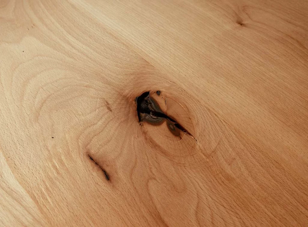 Buchenholz Tischplatte rund in Maßfertigung mit Astanteil