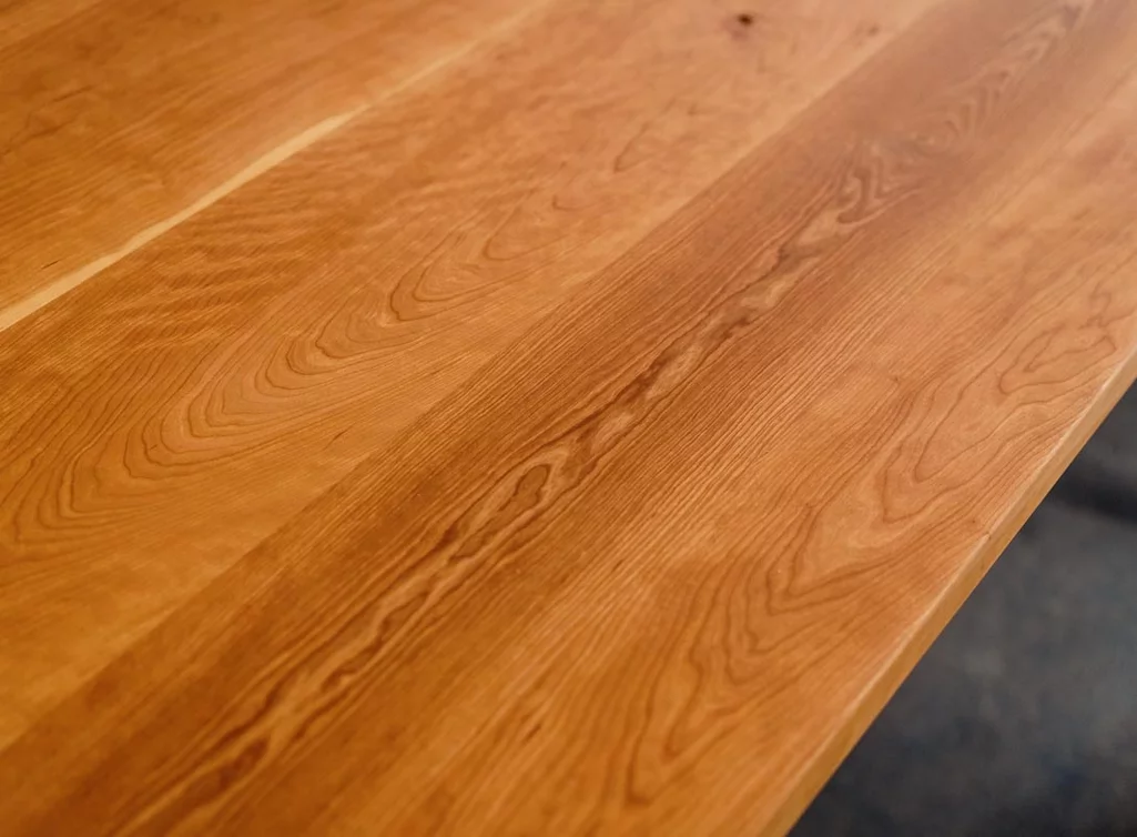 Echte Kirschholz Tischplatte nach Maß in verschiedenen Oberflächen erhältlich