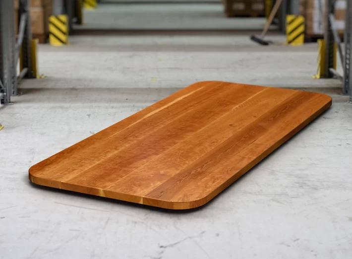Massivholzplatte aus Kirsche 4cm stark und mit gerundeten Ecken nach Maß gefertigt