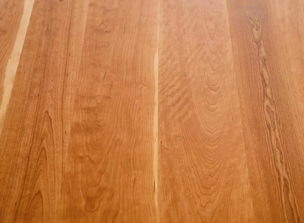 Massive Kirschholzplatte Maserung mit Ast- und Splintholzanteil