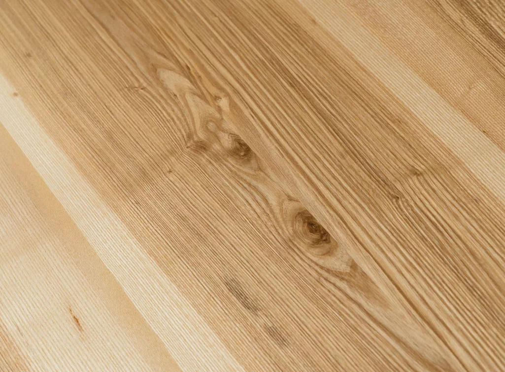 Kernesche Esstisch Holzplatte mit Ast- und Splintholzanteil Kernesche Esstisch Holzplatte mit Ast- und Splintholzanteil