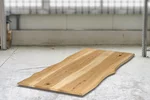 Kernesche Massivholz-Tischplatte 3cm mit Baumkante gefertigt