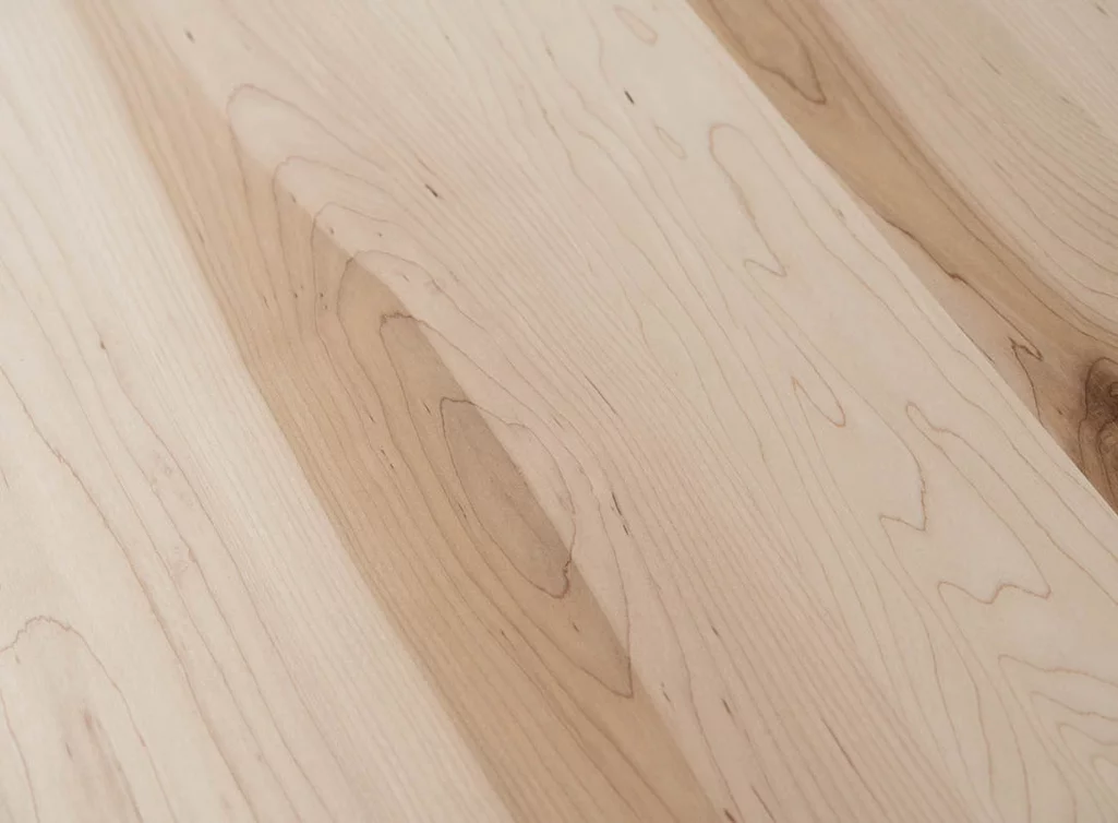 Kernahorn Massivholz-Tischplatte mit Astanteil auf Maß