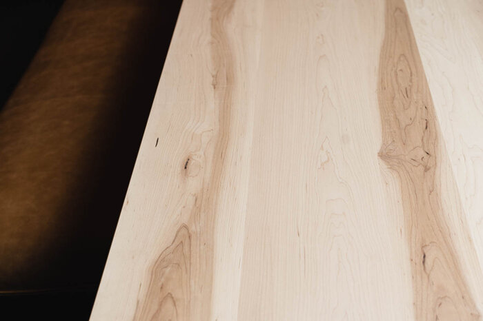 Massvie Holzplatten aus Kernahorn - Maserung weiß geölt